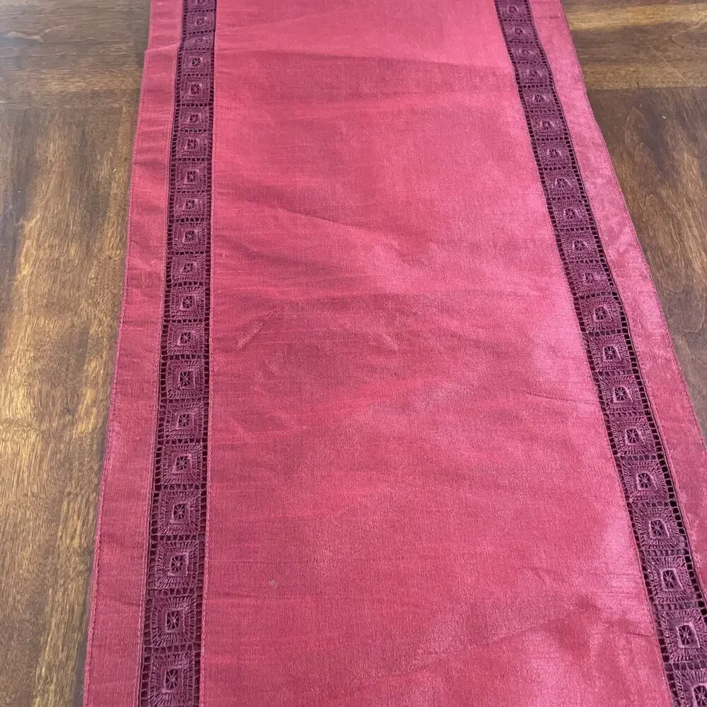 Shimmery Holiday Table Runner 13